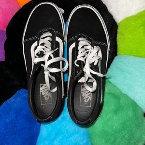 Vans Old Skool Black & White ; heel is worn 
Size 8